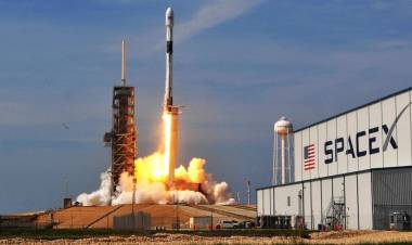 SpaceX Failure Dims NASA's Hope for Quick US Return