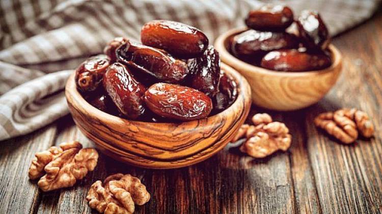 Eat 3 Dates Everyday in then Morning