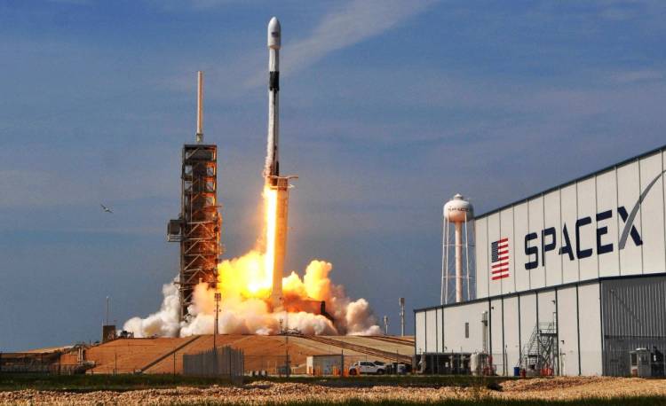 SpaceX Failure Dims NASA's Hope for Quick US Return